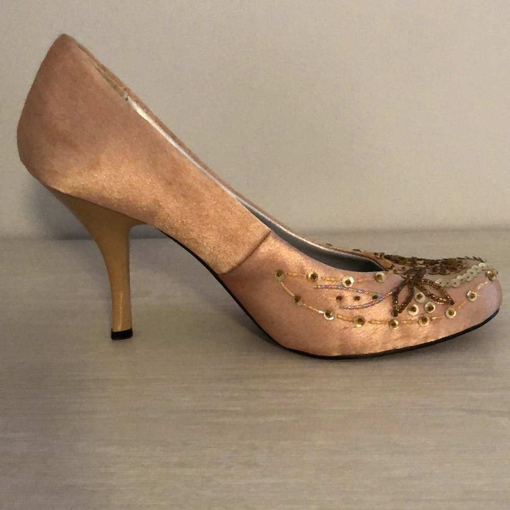 Delicious Pink and Gold Heels for a Glamorous Look